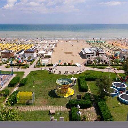 Residence Flow-R Riccione Zewnętrze zdjęcie