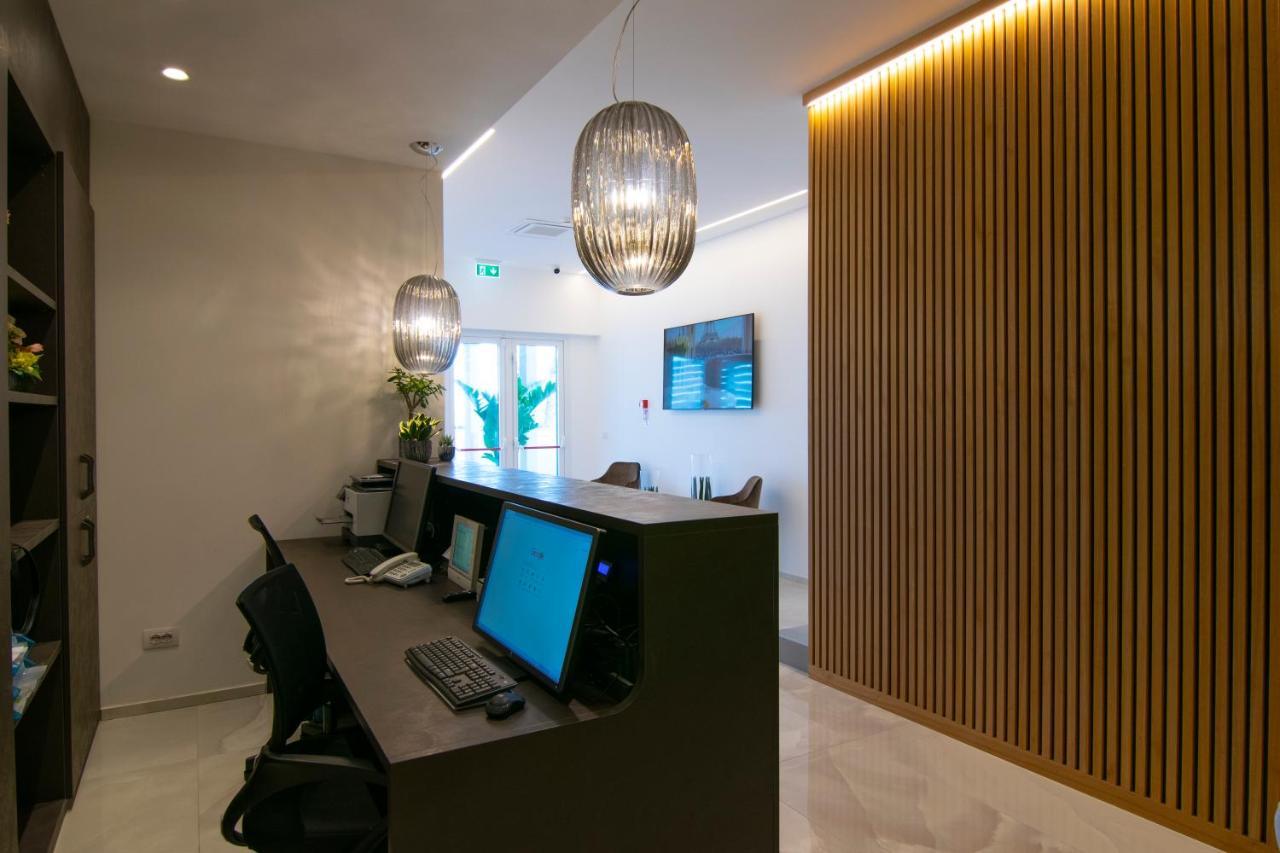 Residence Flow-R Riccione Zewnętrze zdjęcie