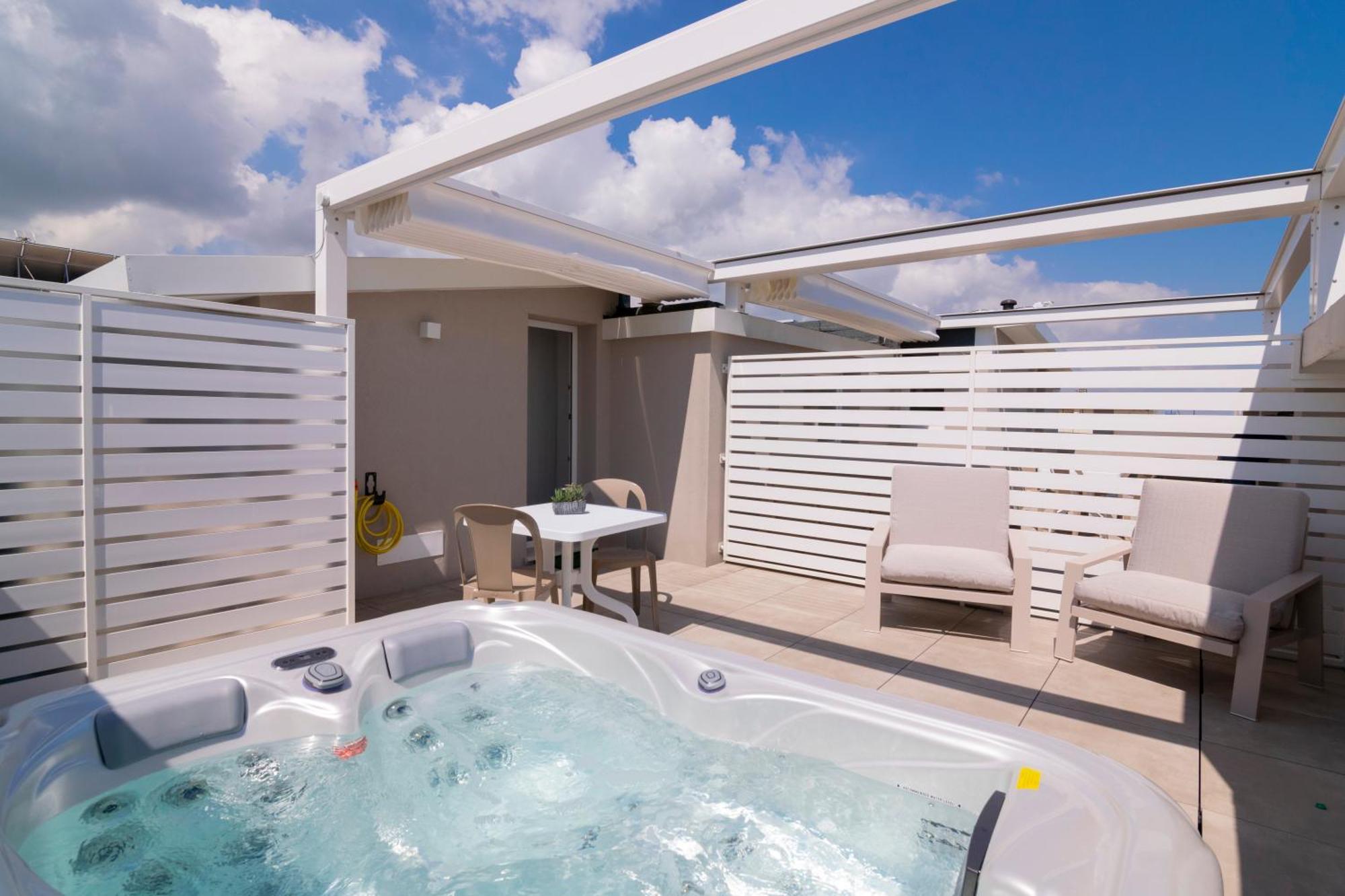 Residence Flow-R Riccione Zewnętrze zdjęcie